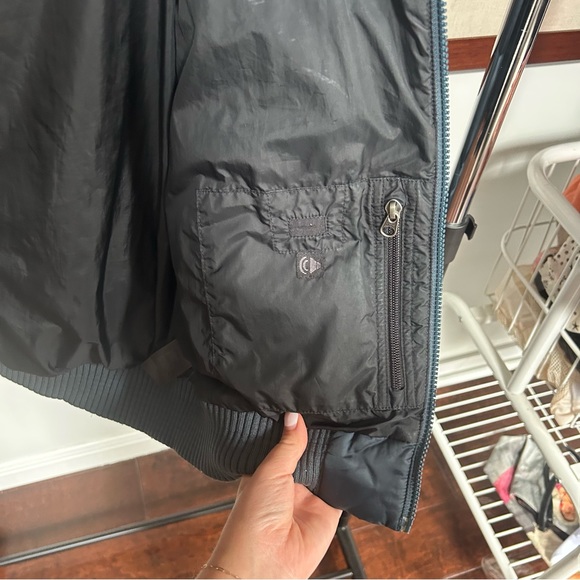 Northface 550 Puffer Ski Jacket in Navy Blue - Picture 13 of 16